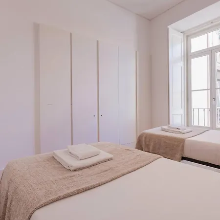 178 Stunning Parliament Views - By Feeling *