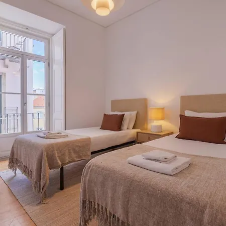 178 Stunning Parliament Views - By Feeling Lizbona