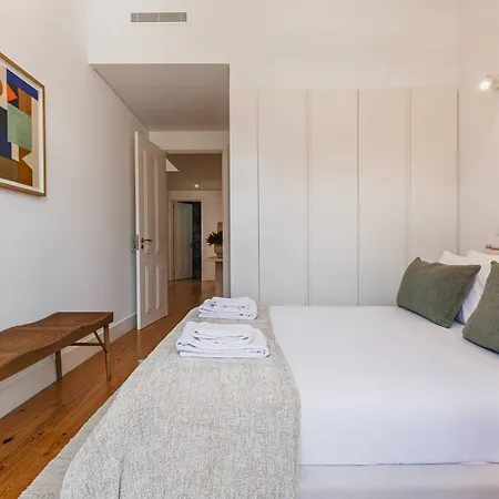 Apartment 178 Stunning Parliament Views - By Feeling