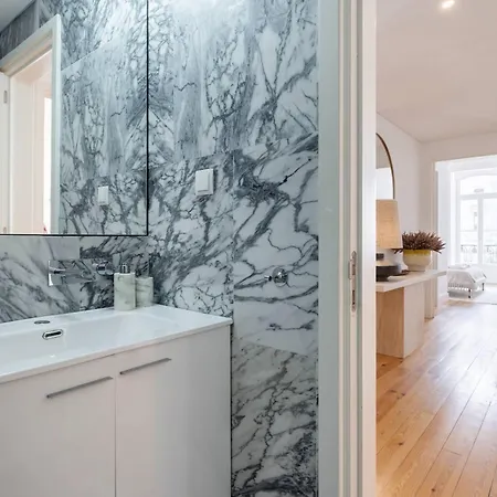 178 Stunning Parliament Views - By Feeling Apartment