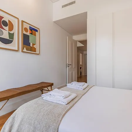 178 Stunning Parliament Views - By Feeling Apartament