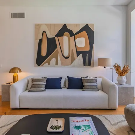 178 Stunning Parliament Views - By Feeling