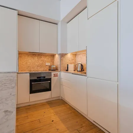 Apartment 178 Stunning Parliament Views - By Feeling