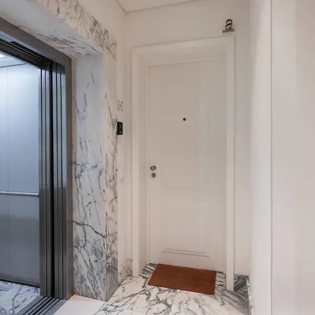 Apartment 178 Stunning Parliament Views - By Feeling Lisbon