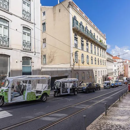 178 Stunning Parliament Views - By Feeling Apartment Lisbon