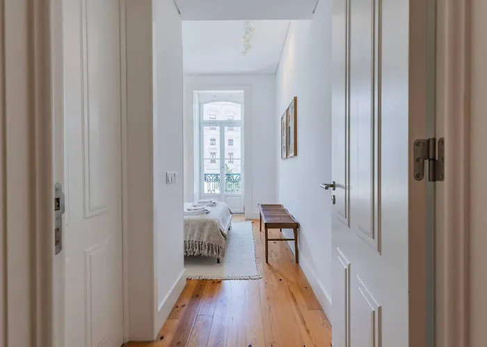 178 Stunning Parliament Views - By Feeling