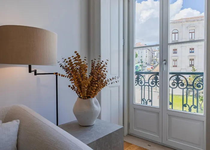 178 Stunning Parliament Views - By Feeling *