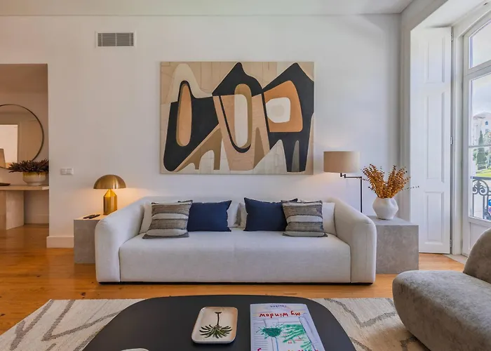 178 Stunning Parliament Views - By Feeling